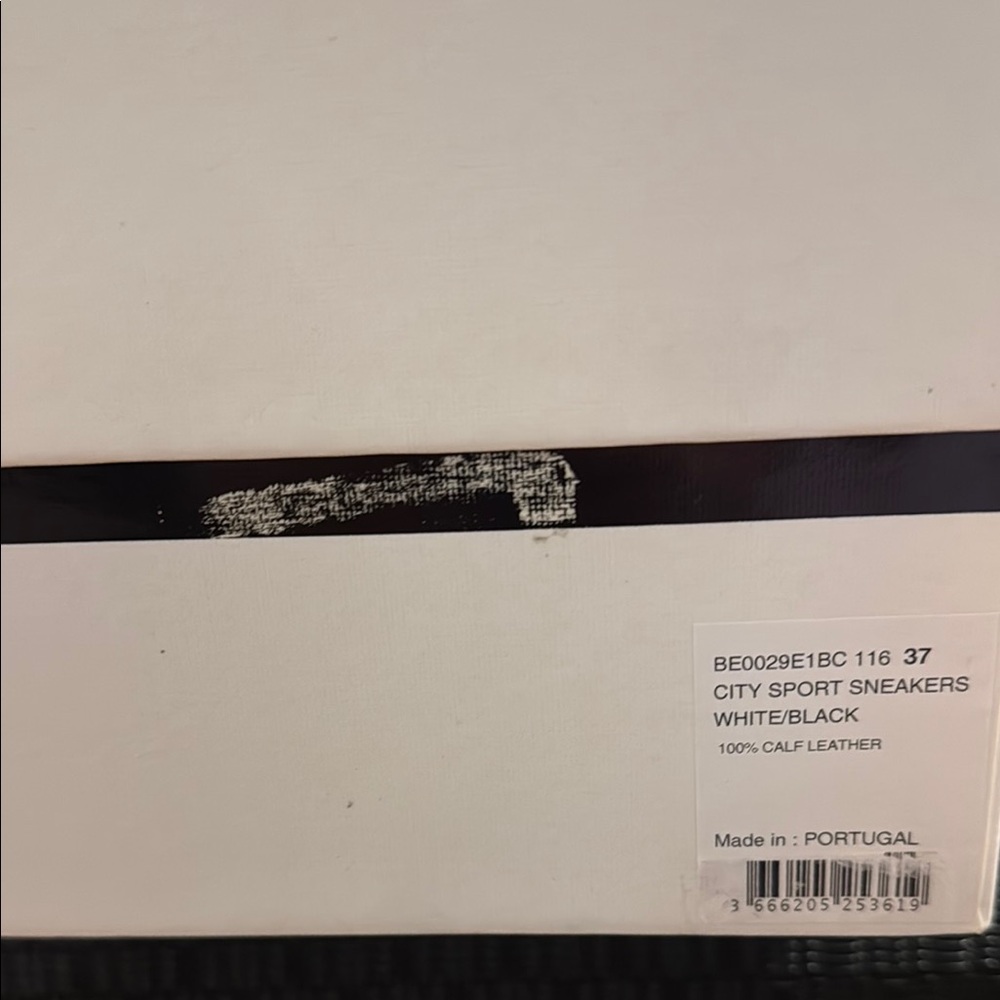 Givenchy Black and White Designer Sneakers with Bold Logo - Picture 3 of 10